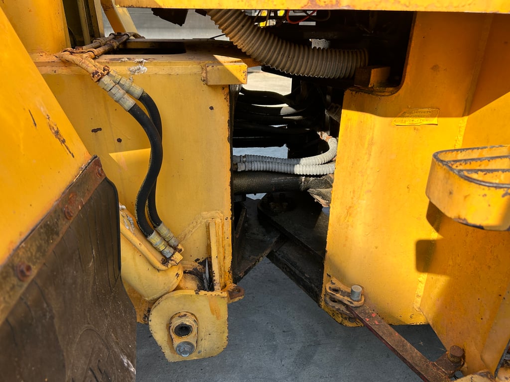 รถตักล้อยาง TOYOTA SDT15 บุ้งกี๋ 1.3 คิว  รถเก่านอกนำเข้า ติดต่อ Line jiraroj2909