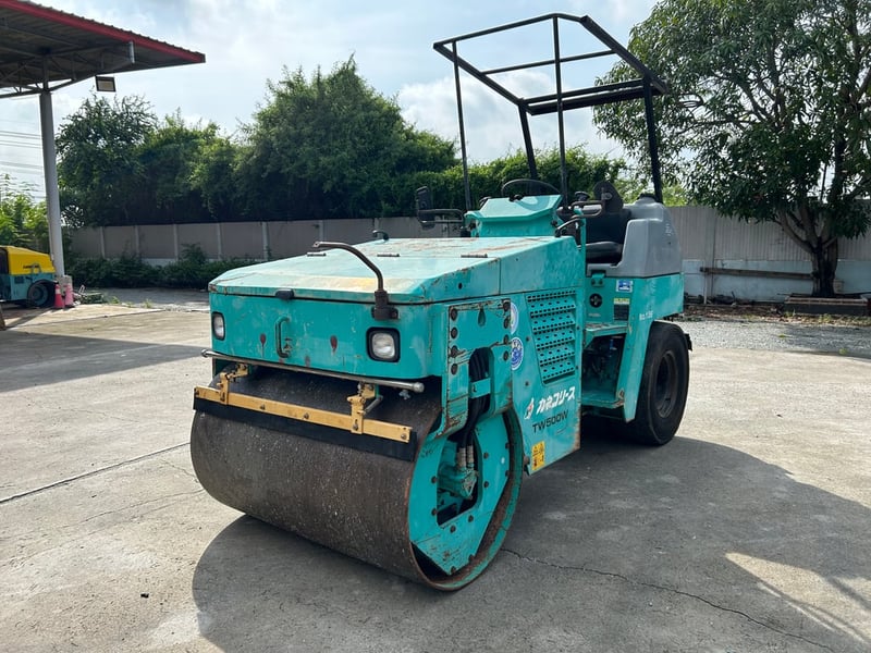 รถบด SAKAI  TW500W-1 รถเก่านอก พร้อมใช้งาน ติดต่อ Line jiraroj2909