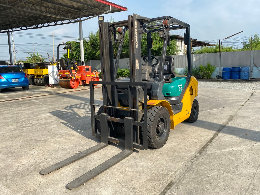 รถฟอร์คลิฟท์ KOMATSU  FD20T-16 ยก 2ตัน  ยกสูง 3เมตร   ติดต่อ Line jiraroj2909
