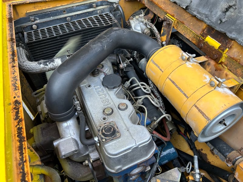 รถบดล้อหน้าเหล็กล้อหลังยาง SAKAI  TW350 ขนาด 2.5 ตัน รถเก่านอกนำเข้า  ติดต่อ   Line  jiraroj2909