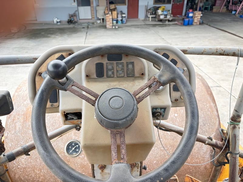 รถบดสั่นสะเทือน VOLVO SD110 ขนาด 11 ตัน   รถเก่านอกนำเข้า ติดต่อ  Line jiraroj2909
