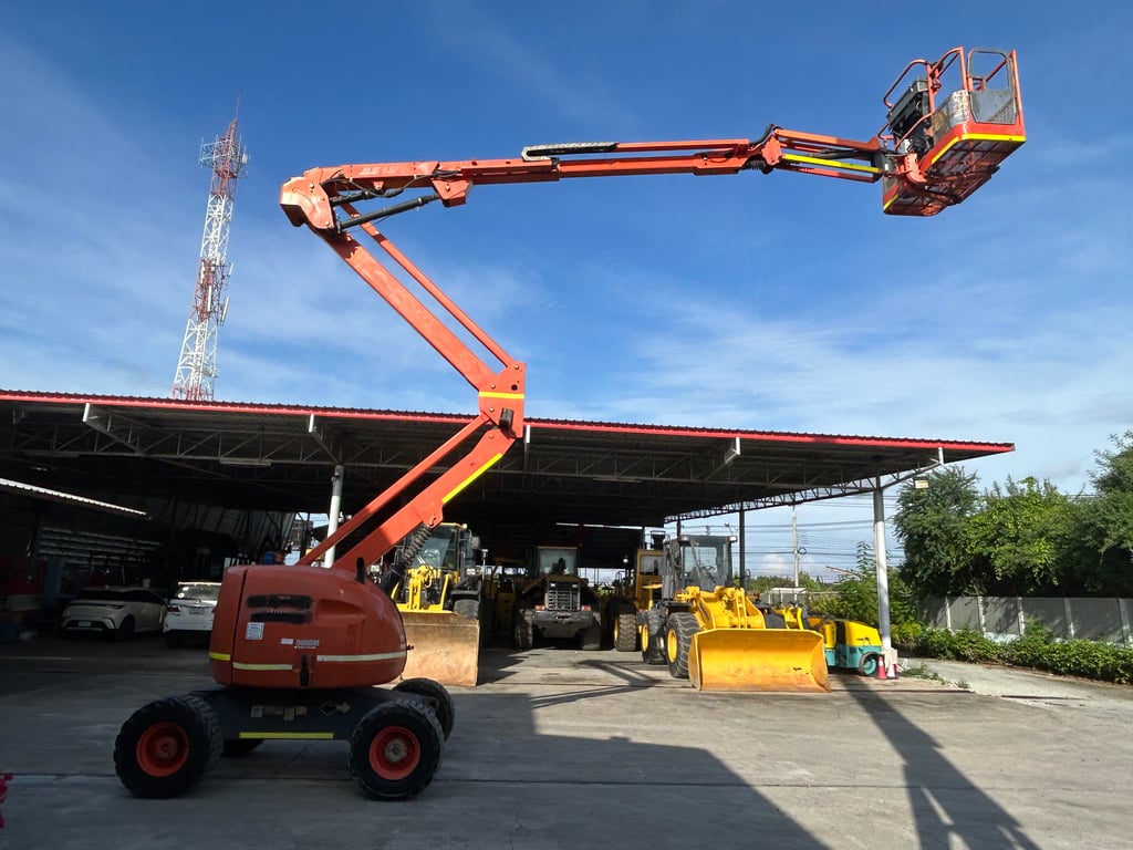ขายรถกระเช้าบูม JLG รุ่น 450AJ ความสูง 13.7 เมตร รถเก่านอก ติดต่อ Line jiraroj2909