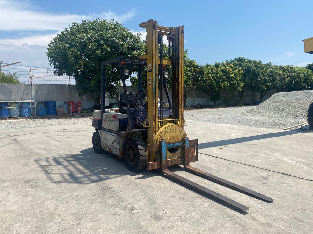รถฟอร์คลิฟท์ KOMATSU FD25-11 ยก 2.5 ตัน ยกสูง 4 เมตร งาหมุน ติดต่อ Line jiraroj2909 รถฟอร์คลิฟท์ KOMATSU FD25-11 ยก 2.5 ตัน ยกสูง 4 เมตร งาหมุน ติดต่อ Line jiraroj2909