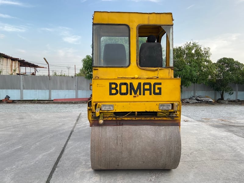 รถบดล้อเหล็ก BOMAG  BW141AD ขนาด 7 ตัน   รถเก่านอกนำเข้า ติดต่อ  Line jiraroj2909