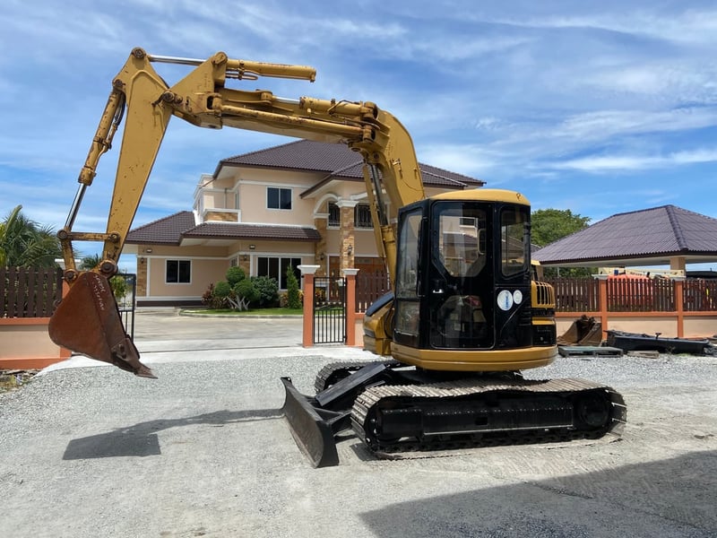 รถแบคโฮ  CAT 308BSR ขนาด 8 ตัน บูมสไลด์ รถเก่านอก ติดต่อ Line jiraroj2909