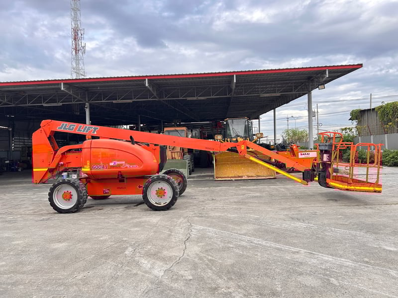 ขายรถกระเช้าบูม JLG  600AJ ความสูง 18.3 เมตร รถเก่านอก ติดต่อ Line jiraroj2909