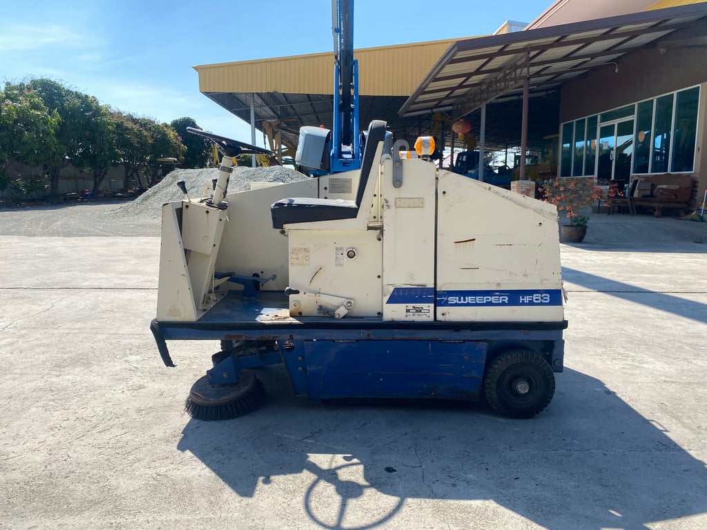 รถกวาดถนนดูดฝุ่น HOWA HF63 รถเก่านอกนำเข้า ติดต่อ Line jiraroj2909 รถกวาดถนนดูดฝุ่น HOWA HF63 รถเก่านอกนำเข้า ติดต่อ Line jiraroj2909