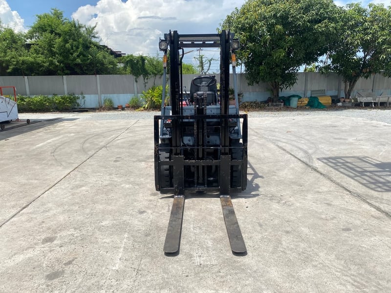 รถฟอร์คลิฟท์  TOYOTA  6FD25  ยก 2.5 ตัน เสาสูง 3เมตร  เกียร์ออโต้  รถเก่านอก ติดต่อ Line jiraroj2909