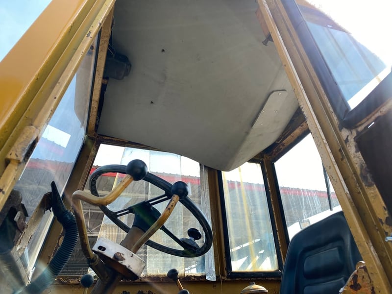 รถตักล้อยาง KOMATSU  JH30B บุ้งกี๋ 1คิว   รถเก่านอกนำเข้า ติดต่อ Line jiraroj2909