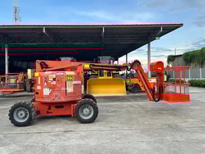 รถกระเช้า GENIE  Z34 -22IC ความสูง 10.4 เมตร  รถเก่านอกนำเข้า  ติดต่อ Line jiraroj2909