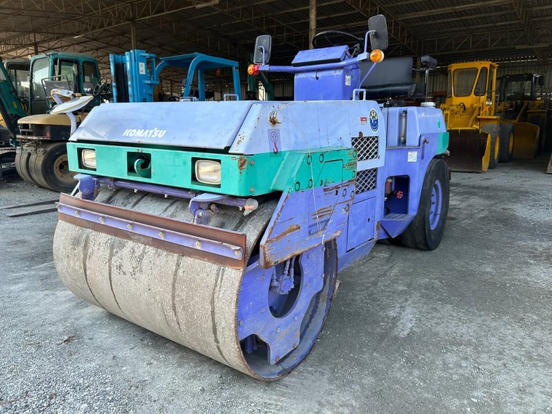 รถบด KOMASTU JV40CW-3 ล้อหน้าเหล็ก ล้อหลังยาง ขนาด 4ตัน ติดต่อ Line jiraroj2909 รถบด KOMASTU JV40CW-3 ล้อหน้าเหล็ก ล้อหลังยาง ขนาด 4ตัน ติดต่อ Line jiraroj2909