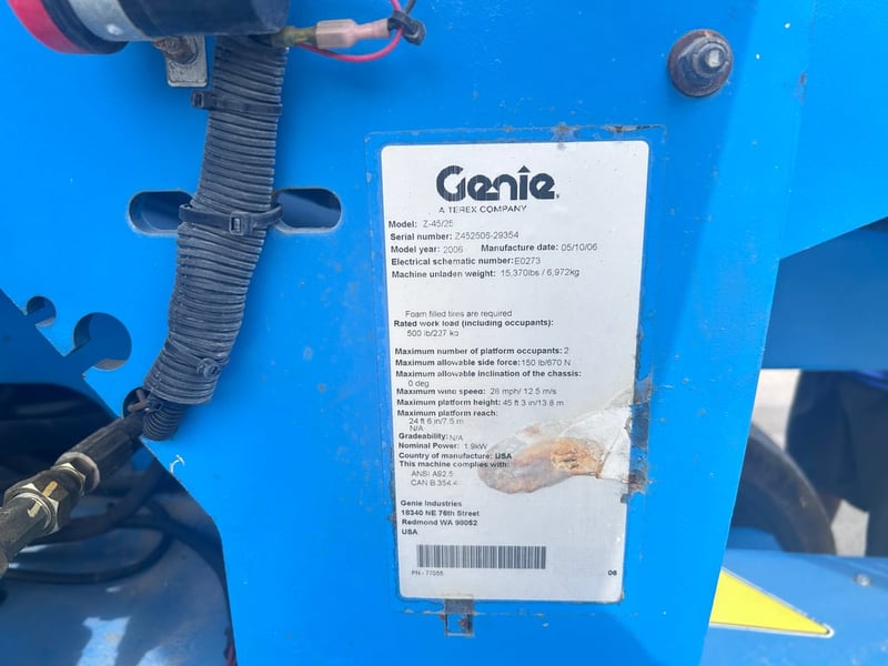 ขายรถกระเช้าไฟฟ้าบูมลิฟท์ GENIE  Z45-25 ความสูง 13.8 เมตร รถเก่านอก ติดต่อ Line jiraroj2909