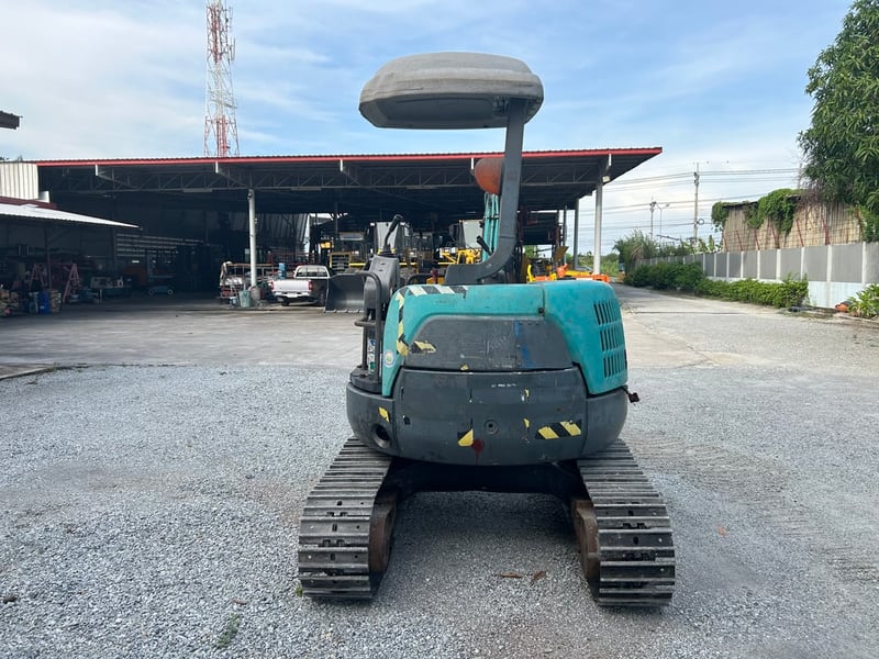 รถแบคโฮ KOBELCO SK30SR ขนาด 3 ตัน รถเก่านอกนำเข้า ติดต่อ Line: jiraroj2909