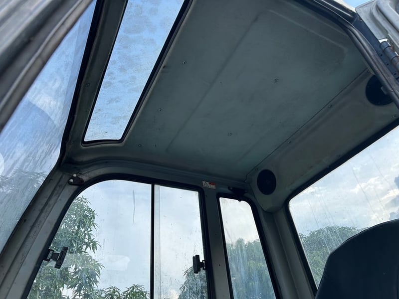 รถแบคโฮ KOBELCO SK60-C ขนาด 6 ตัน รถเก่านอกนำเข้า  ติดต่อ Line: jiraroj2909