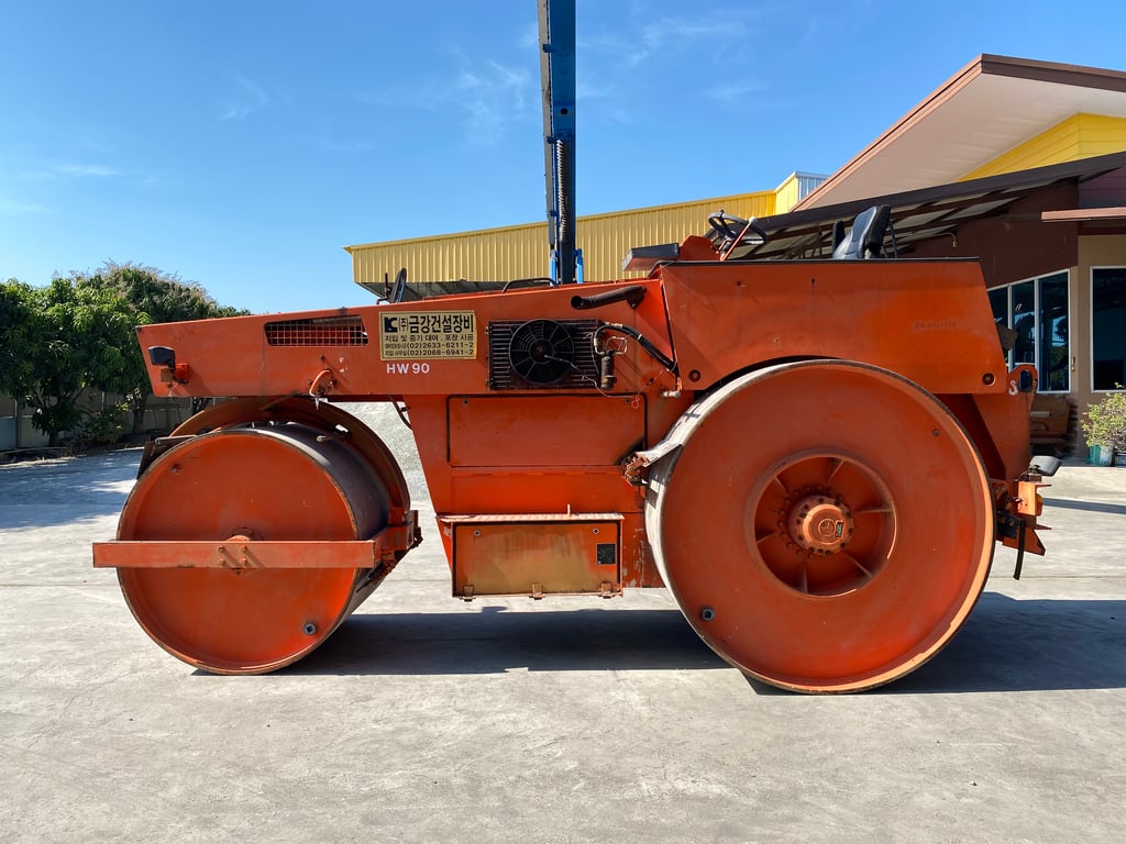 รถบด 3ล้อเหล็ก   HAMM  HW90-10 รถบด หนัก10ตัน  รถเก่านอกนำเข้า ติดต่อ Line jiraroj2909
