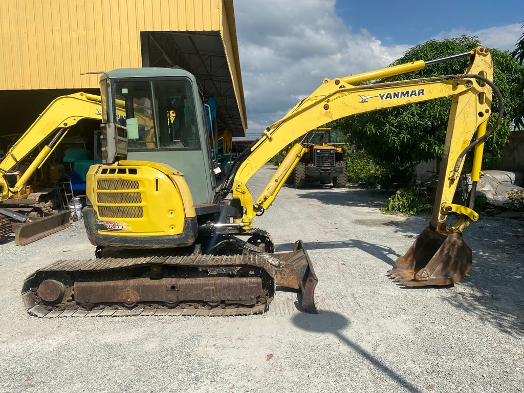 รถแบคโฮ YANMAR  VIO55-5A  ขนาด 5ตัน  รถเก่านอกนำเข้า ติดต่อ  Line jiraroj2909