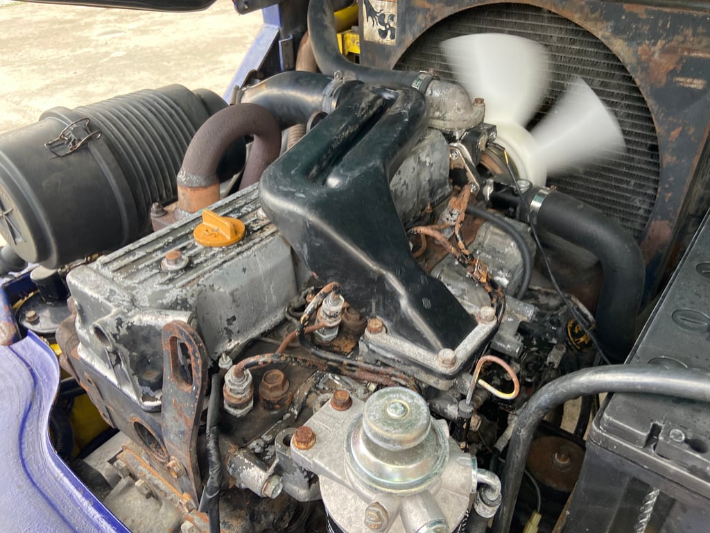 รถฟอร์คลิฟท์ KOMATSU  FD30T-14  ยก 3 ตัน เสาสูง 3 เมตร  ติดต่อ  Line  jiraroj2909