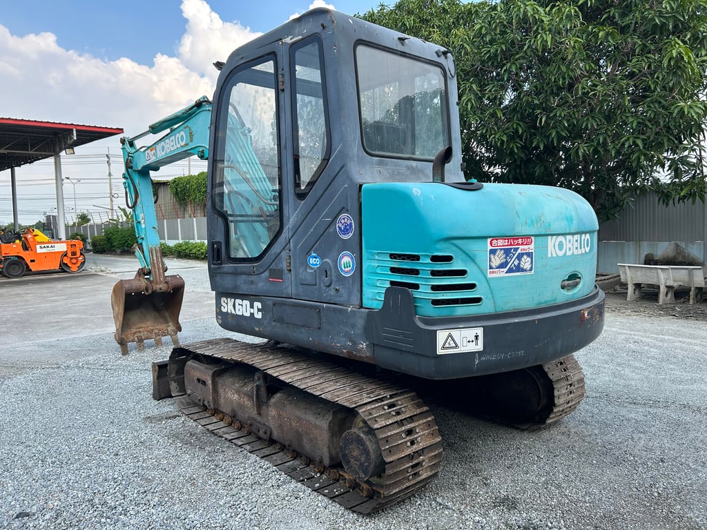 รถแบคโฮ KOBELCO SK60-C ขนาด 6 ตัน รถเก่านอกนำเข้า  ติดต่อ Line: jiraroj2909