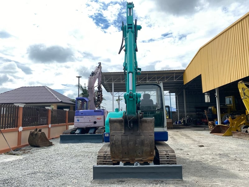 รถแบคโฮ IHI 60NS ขนาด 5 ตัน รถเก่านอก มีเอกสาร ติดต่อ line  jiraroj2909