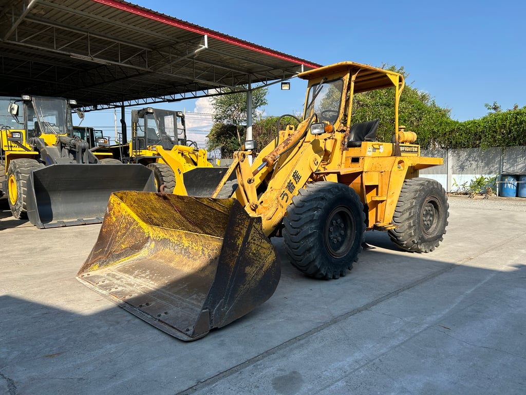 รถตักล้อยาง TOYOTA SDT15 บุ้งกี๋ 1.3 คิว รถเก่านอกนำเข้า ติดต่อ Line jiraroj2909 รถตักล้อยาง TOYOTA SDT15 บุ้งกี๋ 1.3 คิว รถเก่านอกนำเข้า ติดต่อ Line jiraroj2909