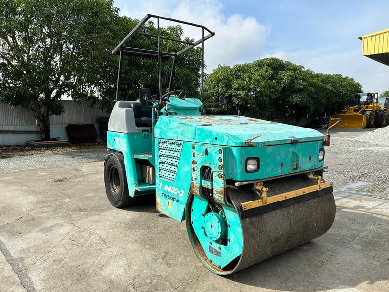 รถบด SAKAI  TW500W-1 รถเก่านอก พร้อมใช้งาน ติดต่อ Line jiraroj2909