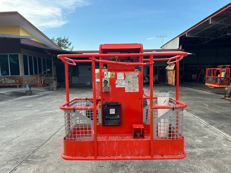 รถกระเช้า GENIE  Z34 -22IC ความสูง 10.4 เมตร  รถเก่านอกนำเข้า  ติดต่อ Line jiraroj2909