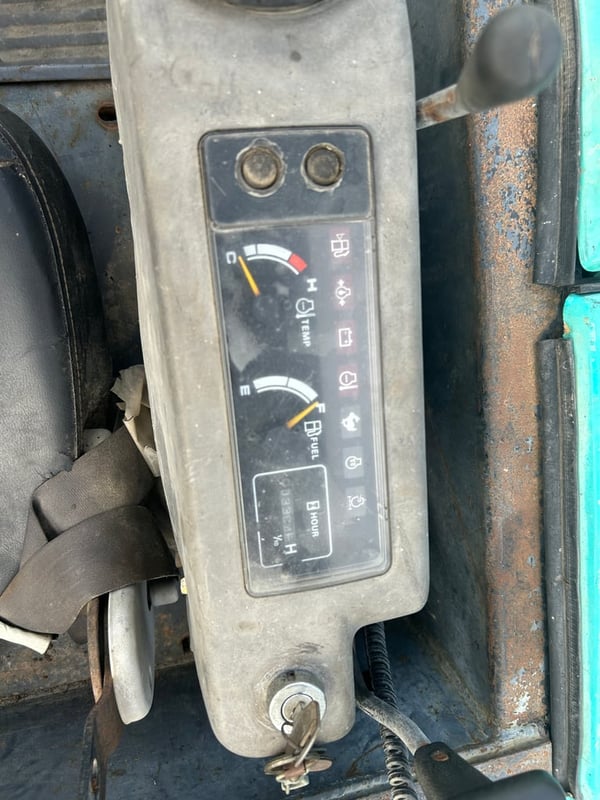 รถแบคโฮ KOBELCO SK30SR ขนาด 3 ตัน รถเก่านอกนำเข้า ติดต่อ Line: jiraroj2909