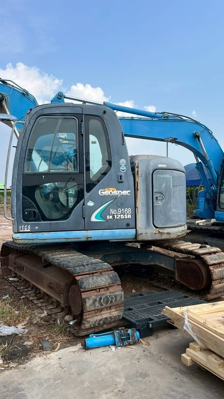 รถแบคโฮ 13t  มือสอง