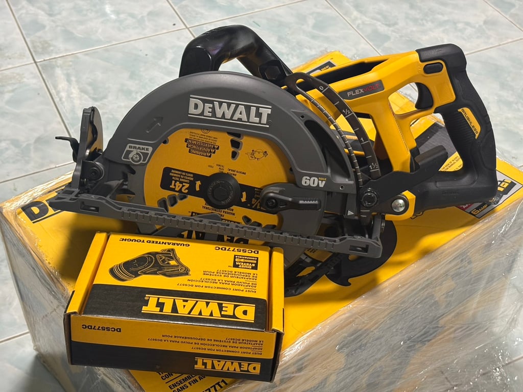เลื่อยวงเดือน DEWALT DCS577 Flexvolt 60V Brushless (184 mm) Rear Handle Circular Saw สินค้าใหม่ ตัวเปล่า