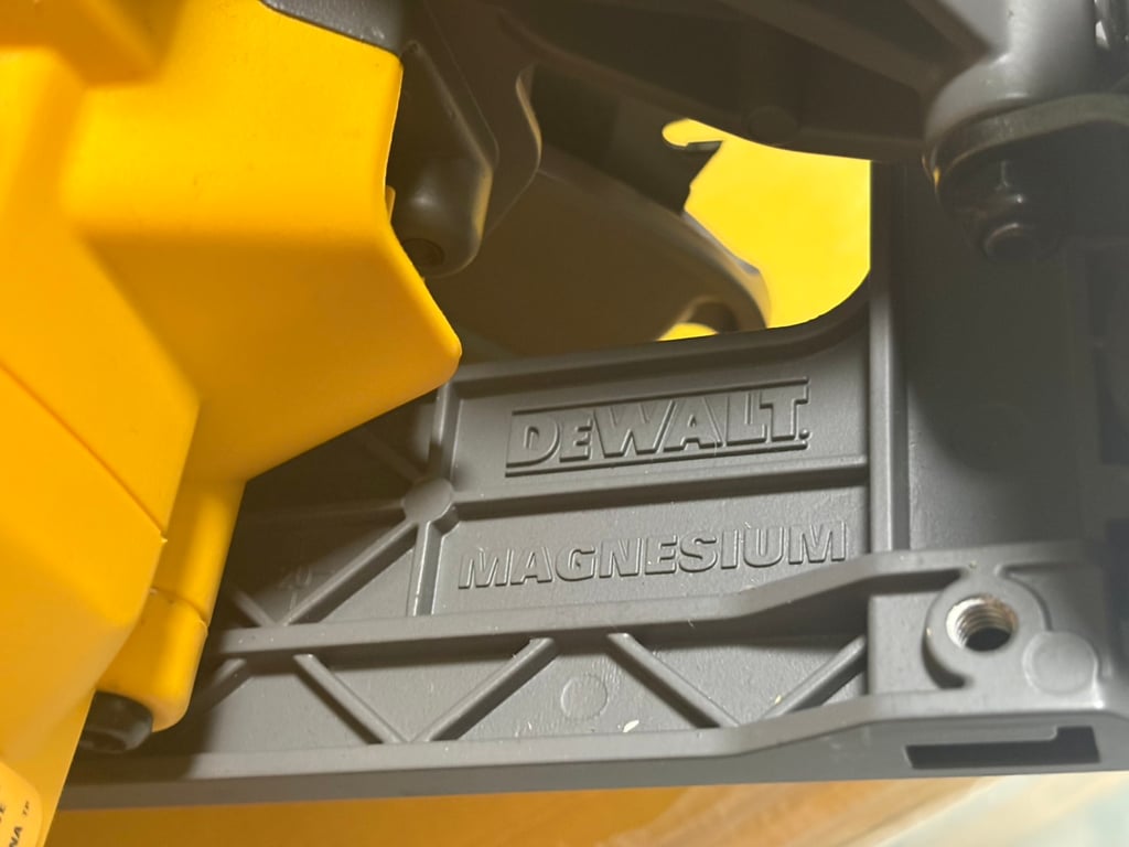 เลื่อยวงเดือน DEWALT DCS577 Flexvolt 60V Brushless (184 mm) Rear Handle Circular Saw สินค้าใหม่ ตัวเปล่า