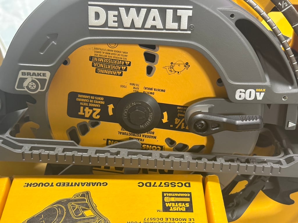 เลื่อยวงเดือน DEWALT DCS577 Flexvolt 60V Brushless (184 mm) Rear Handle Circular Saw สินค้าใหม่ ตัวเปล่า