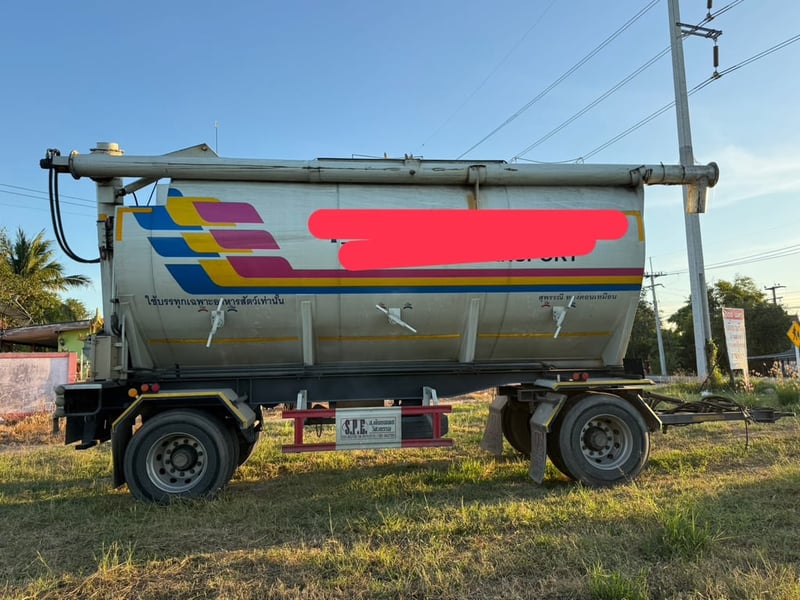 "ลดราคา" สิบล้อพ่วงแม่ลูก บรรทุกอาหารสัตว์ (โทร: 081-7197990)