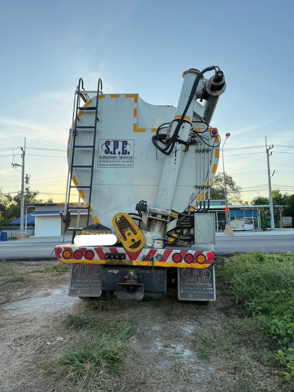 "ลดราคา" สิบล้อพ่วงแม่ลูก บรรทุกอาหารสัตว์ (โทร: 081-7197990)