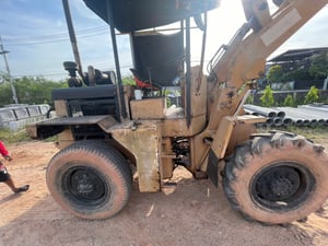 ขายรถตักมือสองสภาพดี ด่วน! (โทร: 086-944-6721)