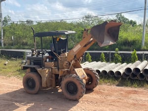 ขายรถตักมือสองสภาพดี ด่วน! (โทร: 086-944-6721)