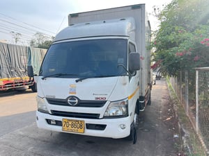 HINO XZU 150แรงม้า รถบรรทุก 6ล้อ ตู้แห้ง ปี2012 (โทร : 089-7240653) HINO XZU 150แรงม้า รถบรรทุก 6ล้อ ตู้แห้ง ปี2012 (โทร : 089-7240653)
