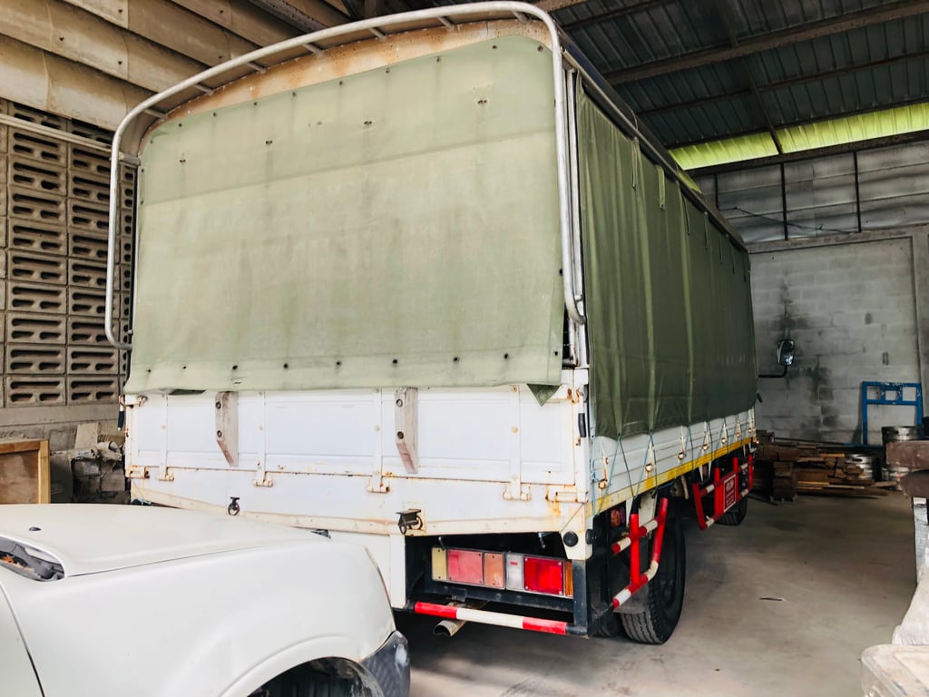 ISUZU NPR 150แรง 6ล้อ คอกสูง ปี2014 (สนใจโทร: 081-7194958)