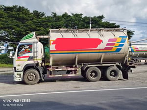 "ลดราคา" สิบล้อพ่วงแม่ลูก บรรทุกอาหารสัตว์ (โทร: 081-7197990)