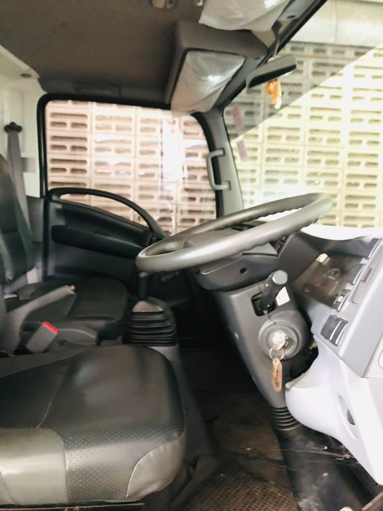 ISUZU NPR 150แรง 6ล้อ คอกสูง ปี2014 (สนใจโทร: 081-7194958)