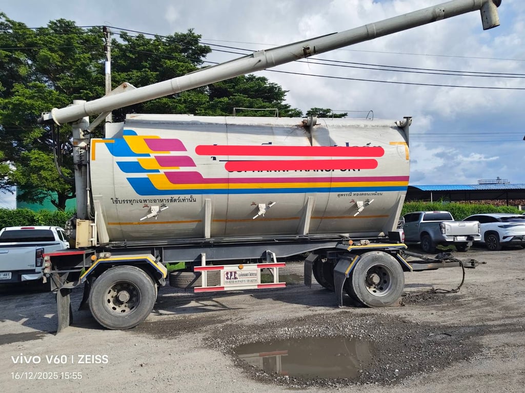 ISUZU FVZ 300 สิบล้อพ่วงแม่ลูก บรรทุกอาหารสัตว์ (โทร: 081-7197990)