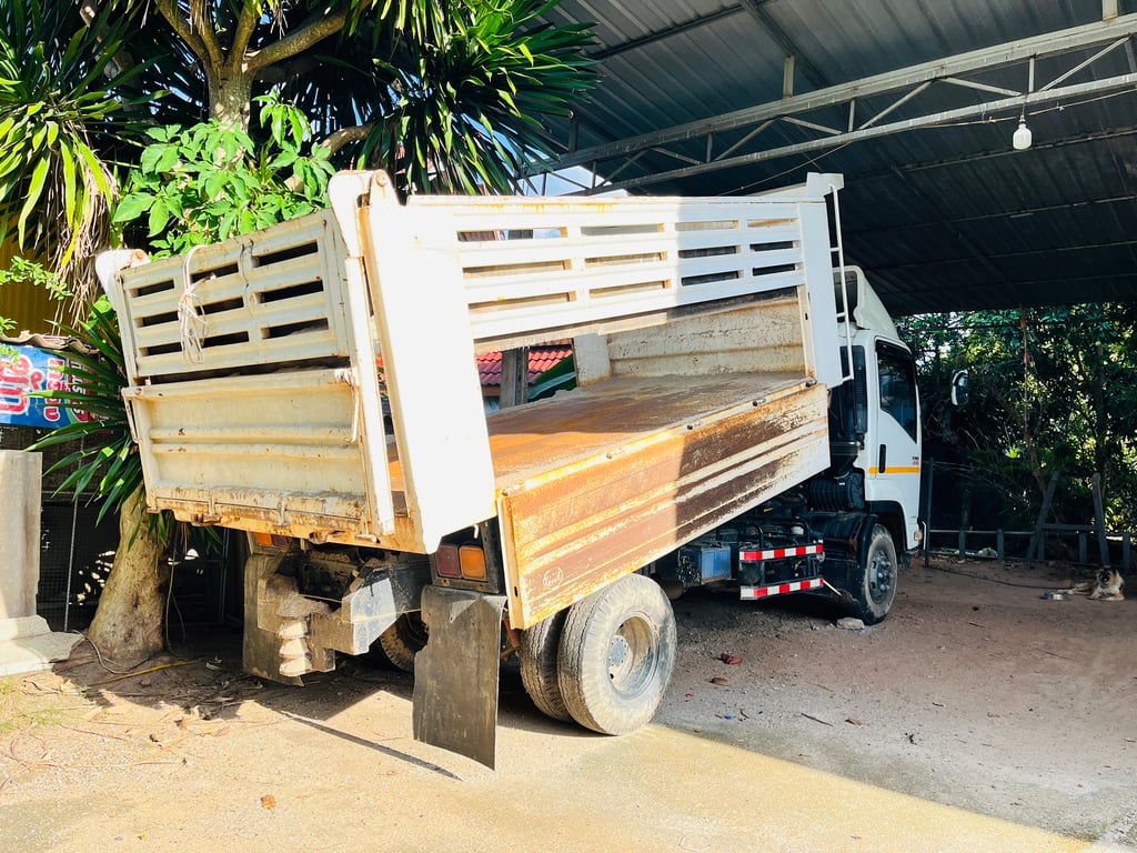 ISUZU FRR 210แรงม้า รถบรรทุก 6ล้อ ดั้มพ์ ปี2019 (โทร:084-8411123)