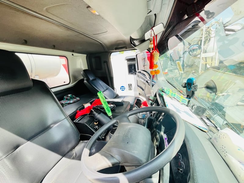 ISUZU FXZ 320แรงม้า รถบรรทุก 10ล้อ โม่ผสมปูน ปี2020 (061-8795363)