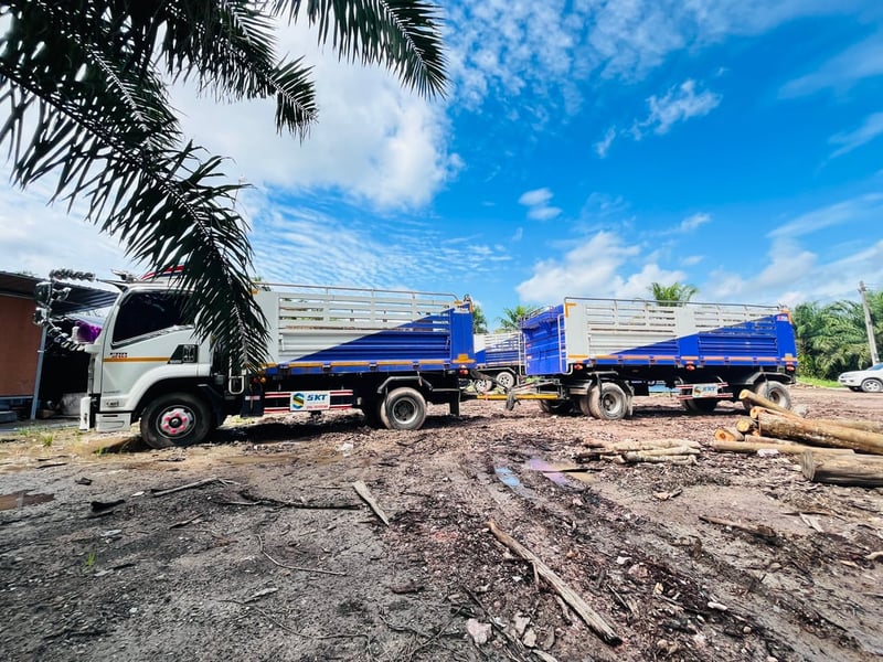 ISUZU FRR 210แรงม้า รถบรรทุก 6ล้อ พ่วงแม่ลูก ปี2022 (โทร : 083-2406693) ISUZU FRR 210แรงม้า รถบรรทุก 6ล้อ พ่วงแม่ลูก ปี2022 (โทร : 083-2406693)