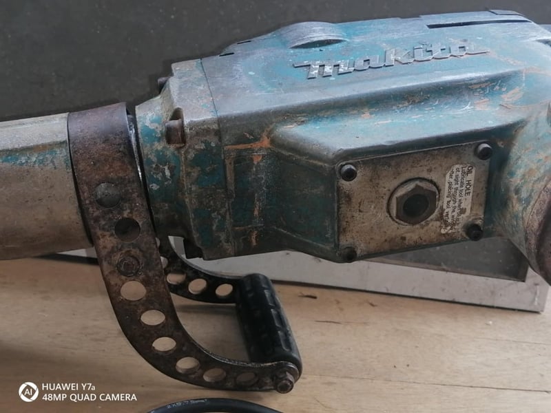 สกัดไฟฟ้ามือสอง Makita รุ่น mh 1306