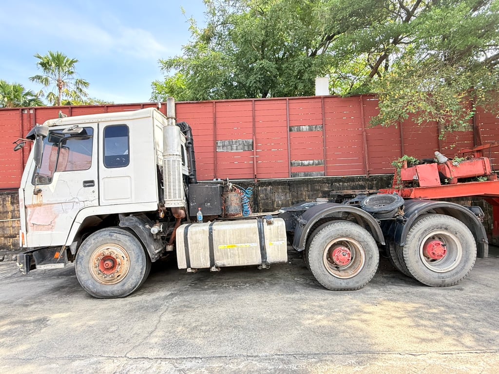 VOLVO FL10 รถบรรทุก หัวลาก 6ล้อ หัวลาก เฉพาะหัว ปี1995