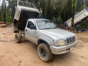 รถกระบะยกดั้ม