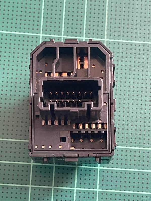 สวิทช์ปรับกระจกมองข้าง Nissan 