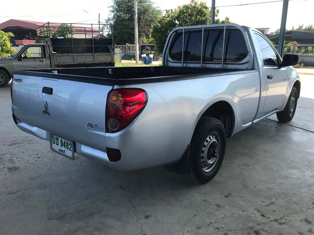 รถบ้านใช้เองไททัน ปี2550 เครื่อง2.5ดีเชล สีสวยไม่มีชนหนักไม่มีผุเครื่องดีแซสซีสวยแอร์เย็นฉ่ำ 