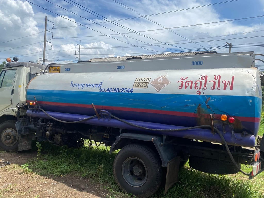 HINO FB FC 120 แทงค์น้ำมัน 9,000 ลิตร HINO FB FC 120 แทงค์น้ำมัน 9,000 ลิตร