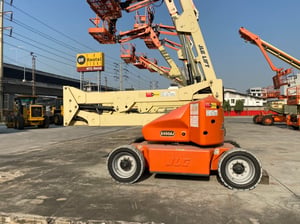 ขายรถกระเช้า JLG บูมข้อศอก E450AJ สูง 13.72 เมตร มือสอง